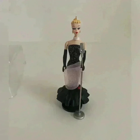 Hallmark Keepsake Ornament Barbie - Picture 9 of 13